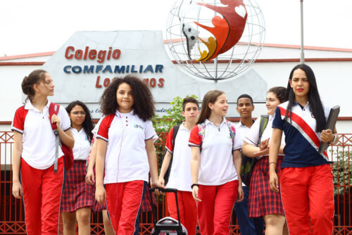 colegio comfamiliar los lagos